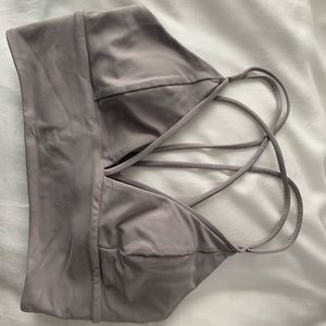 Lululemon sports bra size 4